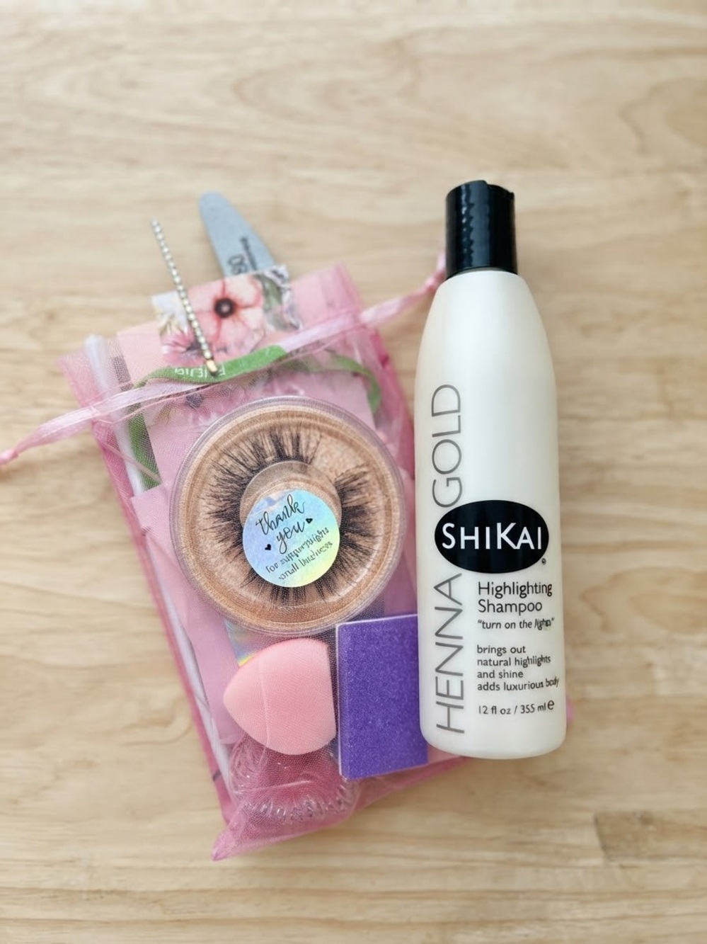 Shikai Henna Gold Highlighting Shampoo 12oz & Custom Beauty Bag